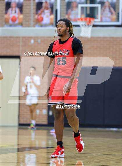 Thumbnail 1 in Forney vs Waco (Forney ISD Winter Classic) photogallery.