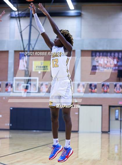 Thumbnail 3 in Forney vs Waco (Forney ISD Winter Classic) photogallery.