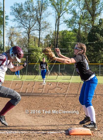 Thumbnail 2 in Hector @ Perryville photogallery.