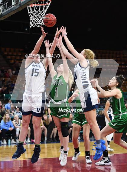 Thumbnail 2 in Valor Christian vs. Fossil Ridge (CHSAA 5A Great 8) photogallery.