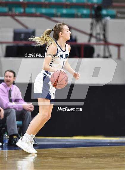 Thumbnail 2 in Valor Christian vs. Fossil Ridge (CHSAA 5A Great 8) photogallery.