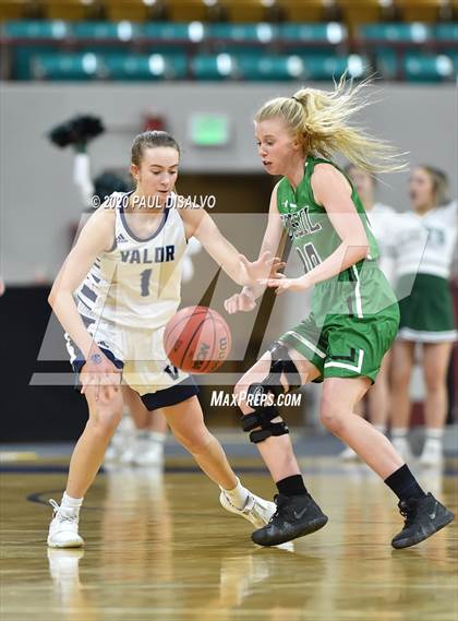 Thumbnail 2 in Valor Christian vs. Fossil Ridge (CHSAA 5A Great 8) photogallery.