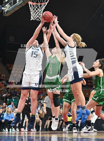Thumbnail 3 in Valor Christian vs. Fossil Ridge (CHSAA 5A Great 8) photogallery.