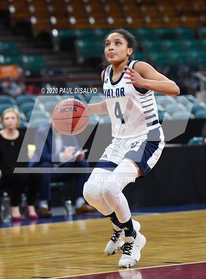 Thumbnail 3 in Valor Christian vs. Fossil Ridge (CHSAA 5A Great 8) photogallery.