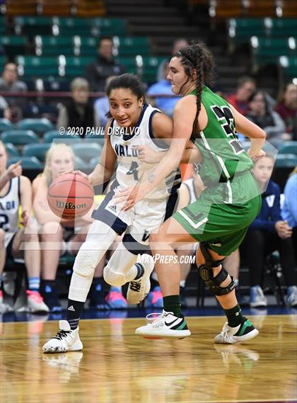 Thumbnail 2 in Valor Christian vs. Fossil Ridge (CHSAA 5A Great 8) photogallery.