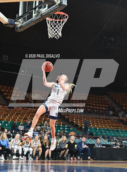 Thumbnail 3 in Valor Christian vs. Fossil Ridge (CHSAA 5A Great 8) photogallery.