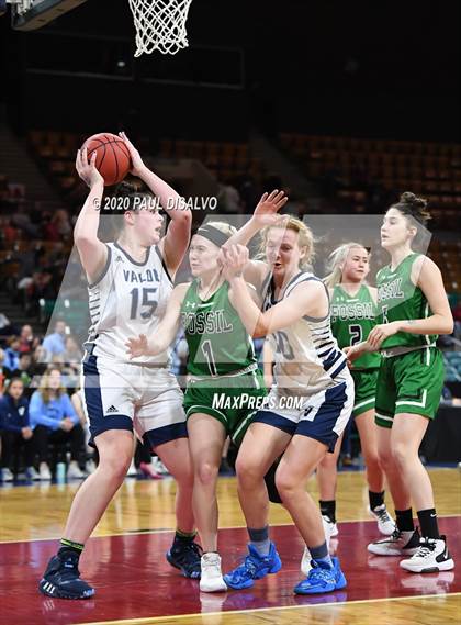 Thumbnail 2 in Valor Christian vs. Fossil Ridge (CHSAA 5A Great 8) photogallery.