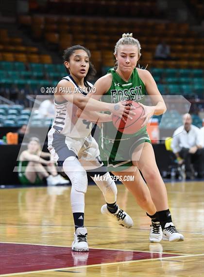 Thumbnail 3 in Valor Christian vs. Fossil Ridge (CHSAA 5A Great 8) photogallery.