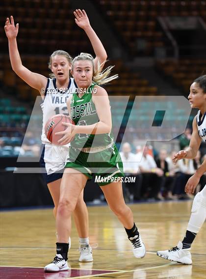 Thumbnail 3 in Valor Christian vs. Fossil Ridge (CHSAA 5A Great 8) photogallery.