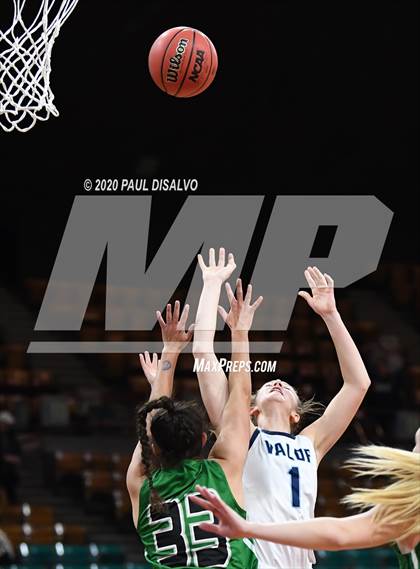 Thumbnail 2 in Valor Christian vs. Fossil Ridge (CHSAA 5A Great 8) photogallery.