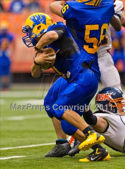 Thumbnail 2 in West Seneca West vs. East Syracuse-Minoa (Syracuse Kickoff Classic) photogallery.