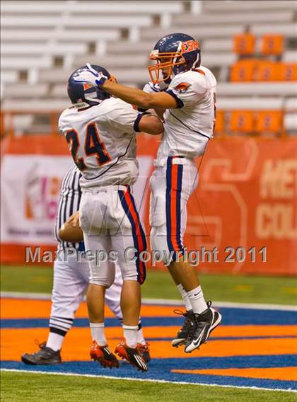 Thumbnail 1 in West Seneca West vs. East Syracuse-Minoa (Syracuse Kickoff Classic) photogallery.