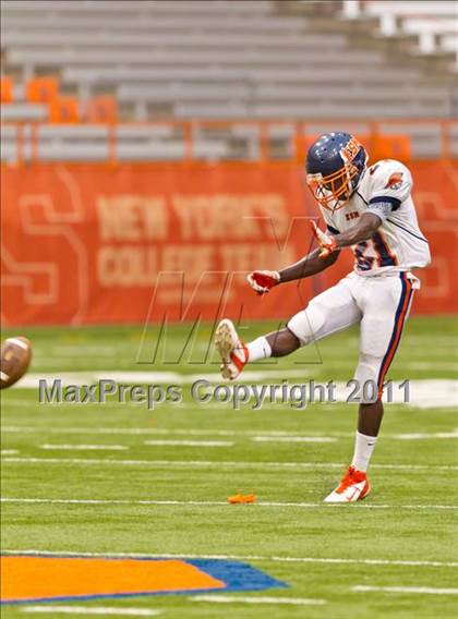 Thumbnail 3 in West Seneca West vs. East Syracuse-Minoa (Syracuse Kickoff Classic) photogallery.