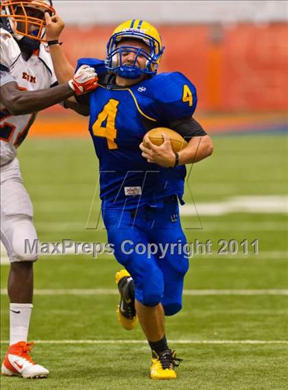 Thumbnail 3 in West Seneca West vs. East Syracuse-Minoa (Syracuse Kickoff Classic) photogallery.
