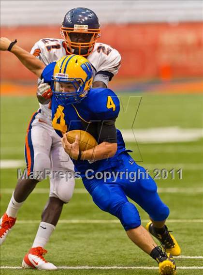 Thumbnail 3 in West Seneca West vs. East Syracuse-Minoa (Syracuse Kickoff Classic) photogallery.