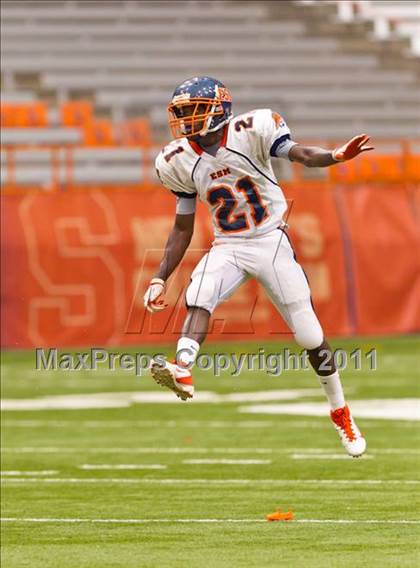 Thumbnail 2 in West Seneca West vs. East Syracuse-Minoa (Syracuse Kickoff Classic) photogallery.