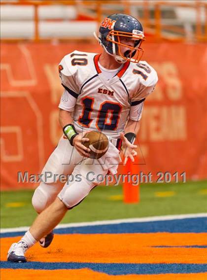 Thumbnail 2 in West Seneca West vs. East Syracuse-Minoa (Syracuse Kickoff Classic) photogallery.