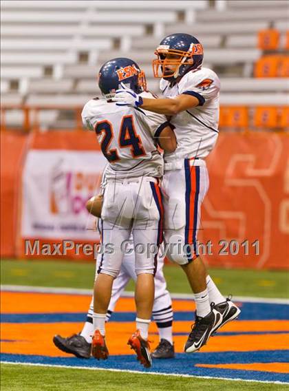 Thumbnail 3 in West Seneca West vs. East Syracuse-Minoa (Syracuse Kickoff Classic) photogallery.
