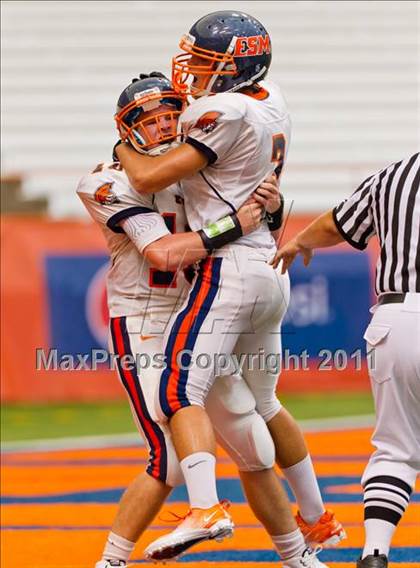 Thumbnail 1 in West Seneca West vs. East Syracuse-Minoa (Syracuse Kickoff Classic) photogallery.