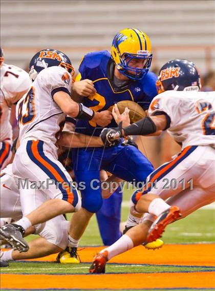 Thumbnail 1 in West Seneca West vs. East Syracuse-Minoa (Syracuse Kickoff Classic) photogallery.