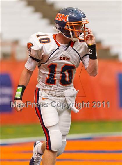 Thumbnail 3 in West Seneca West vs. East Syracuse-Minoa (Syracuse Kickoff Classic) photogallery.