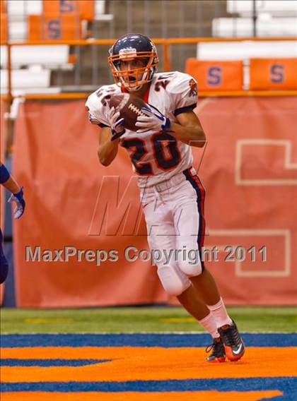 Thumbnail 2 in West Seneca West vs. East Syracuse-Minoa (Syracuse Kickoff Classic) photogallery.