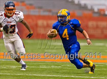 Thumbnail 2 in West Seneca West vs. East Syracuse-Minoa (Syracuse Kickoff Classic) photogallery.