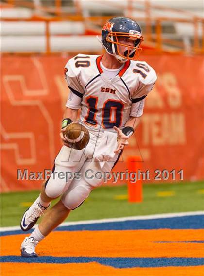 Thumbnail 3 in West Seneca West vs. East Syracuse-Minoa (Syracuse Kickoff Classic) photogallery.