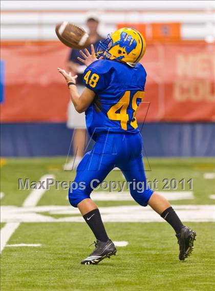 Thumbnail 3 in West Seneca West vs. East Syracuse-Minoa (Syracuse Kickoff Classic) photogallery.