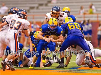 Thumbnail 3 in West Seneca West vs. East Syracuse-Minoa (Syracuse Kickoff Classic) photogallery.