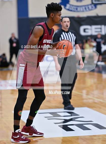 Thumbnail 1 in Sidwell Friends vs Calvary Christian (State Champions Invitational) photogallery.