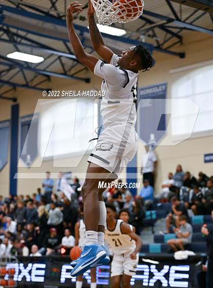 Thumbnail 2 in Sidwell Friends vs Calvary Christian (State Champions Invitational) photogallery.