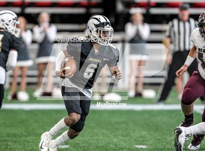 Thumbnail 3 in Rockmart vs. Heard County (GHSA Class 2A Championship) photogallery.