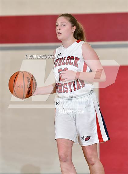 Thumbnail 3 in Woodland vs. Turlock Christian (Viking Classic) photogallery.
