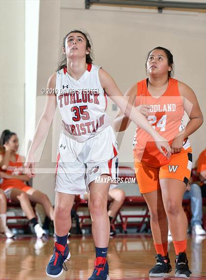 Thumbnail 3 in Woodland vs. Turlock Christian (Viking Classic) photogallery.