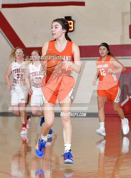 Thumbnail 3 in Woodland vs. Turlock Christian (Viking Classic) photogallery.