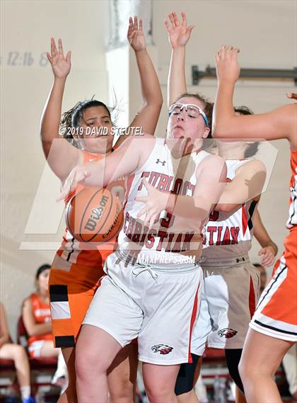 Thumbnail 3 in Woodland vs. Turlock Christian (Viking Classic) photogallery.