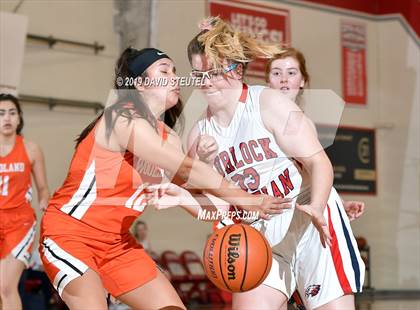 Thumbnail 3 in Woodland vs. Turlock Christian (Viking Classic) photogallery.