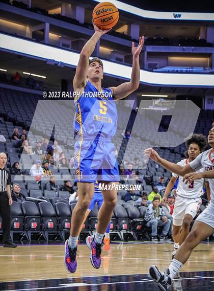 Thumbnail 2 in Fortune Early College vs. Ripon Christian (CIF SJS D5 Final) photogallery.