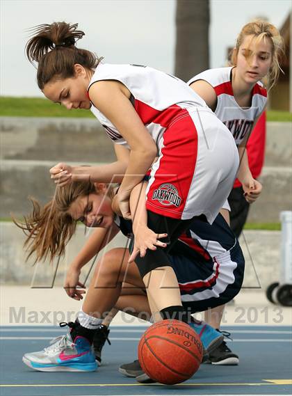 Thumbnail 2 in Oakwood vs Viewpoint photogallery.