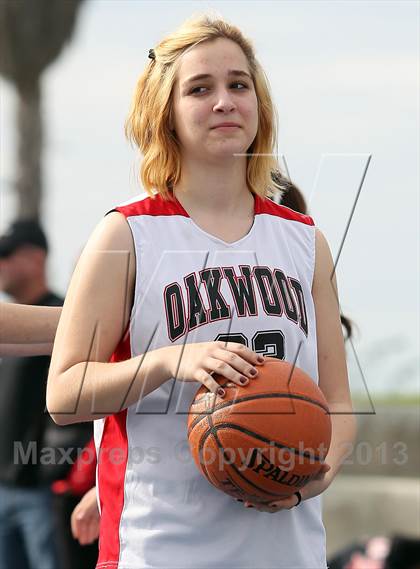 Thumbnail 3 in Oakwood vs Viewpoint photogallery.