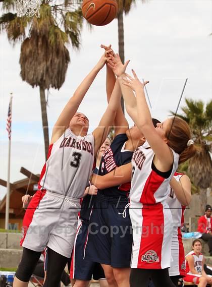 Thumbnail 3 in Oakwood vs Viewpoint photogallery.