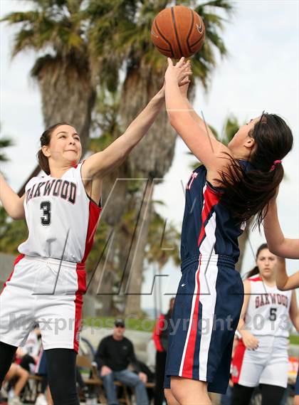 Thumbnail 3 in Oakwood vs Viewpoint photogallery.