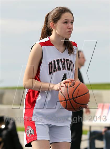 Thumbnail 2 in Oakwood vs Viewpoint photogallery.