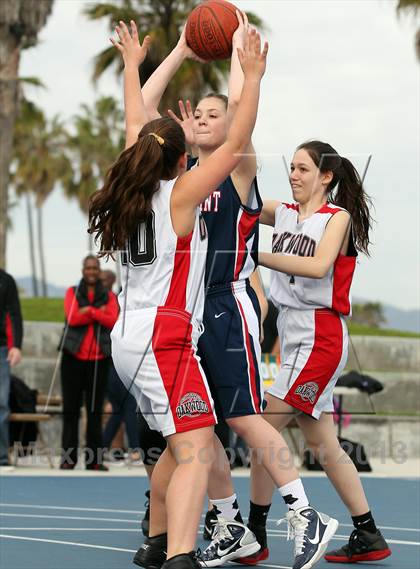 Thumbnail 2 in Oakwood vs Viewpoint photogallery.