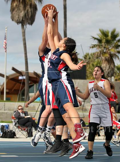 Thumbnail 3 in Oakwood vs Viewpoint photogallery.