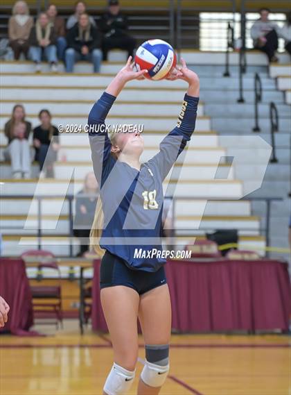 Thumbnail 2 in Barrington vs. Middletown (RIIL Division II State Final) photogallery.