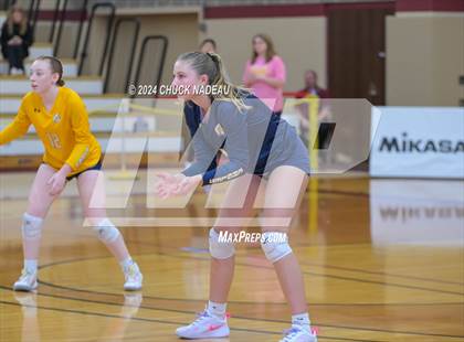 Thumbnail 1 in Barrington vs. Middletown (RIIL Division II State Final) photogallery.