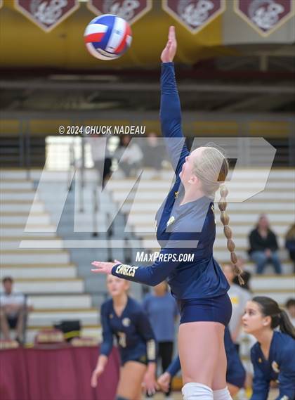 Thumbnail 3 in Barrington vs. Middletown (RIIL Division II State Final) photogallery.