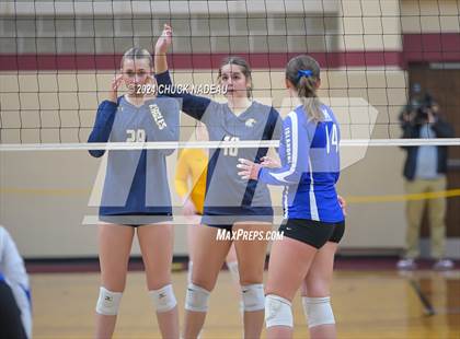 Thumbnail 2 in Barrington vs. Middletown (RIIL Division II State Final) photogallery.